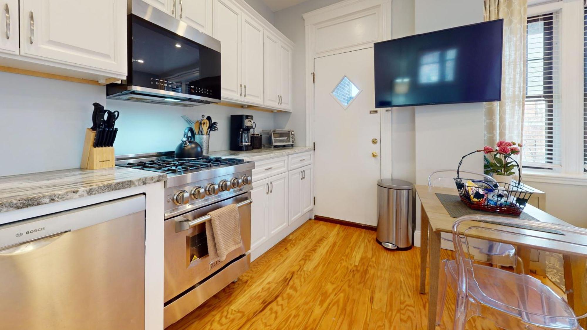 Sunny,Cozy,Near Bc,Bu,Boston,Mbta Apartment Exterior photo