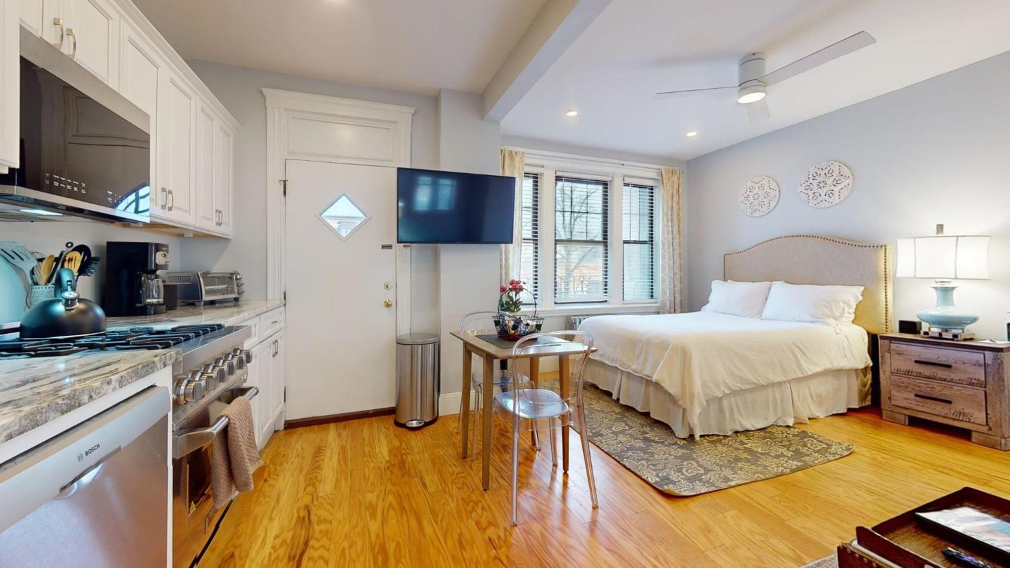 Sunny,Cozy,Near Bc,Bu,Boston,Mbta Apartment Exterior photo